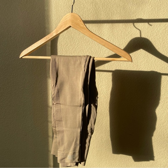 SET Active Sculptflex Leggings | Color - Sand - Picture 4 of 4